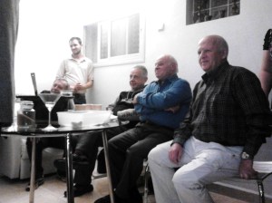 az izraeli magyar hetilap szerzői