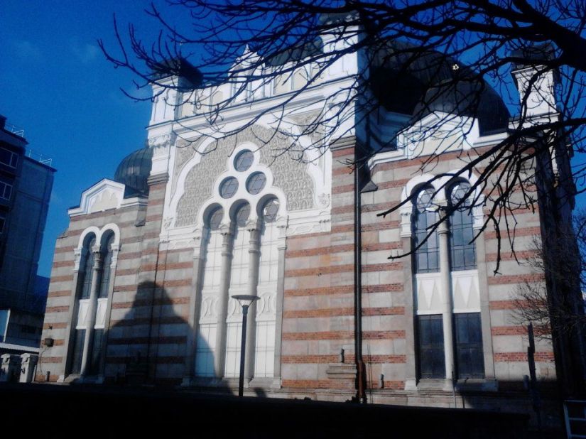 599158_10152608771410293_610075175_n