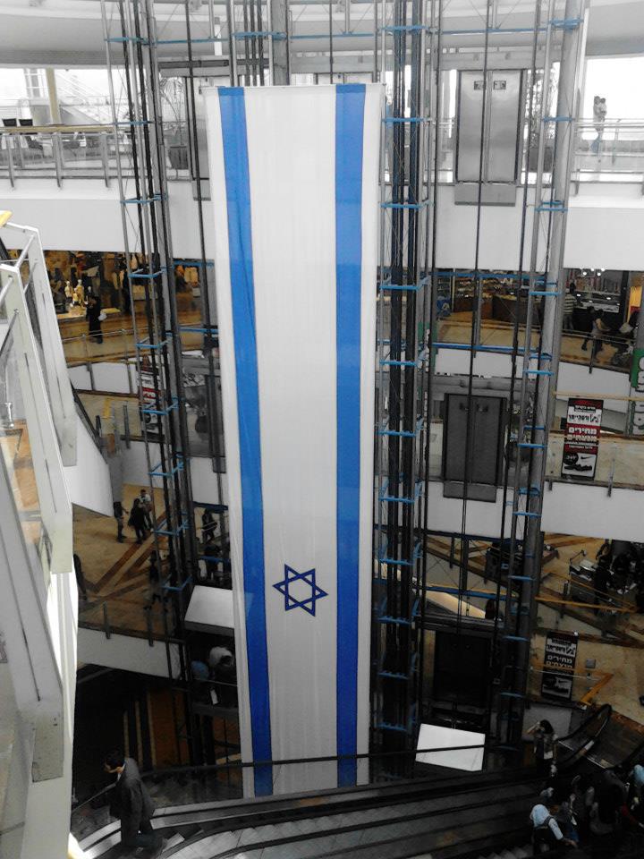 5404_10152697499270293_1078469888_n